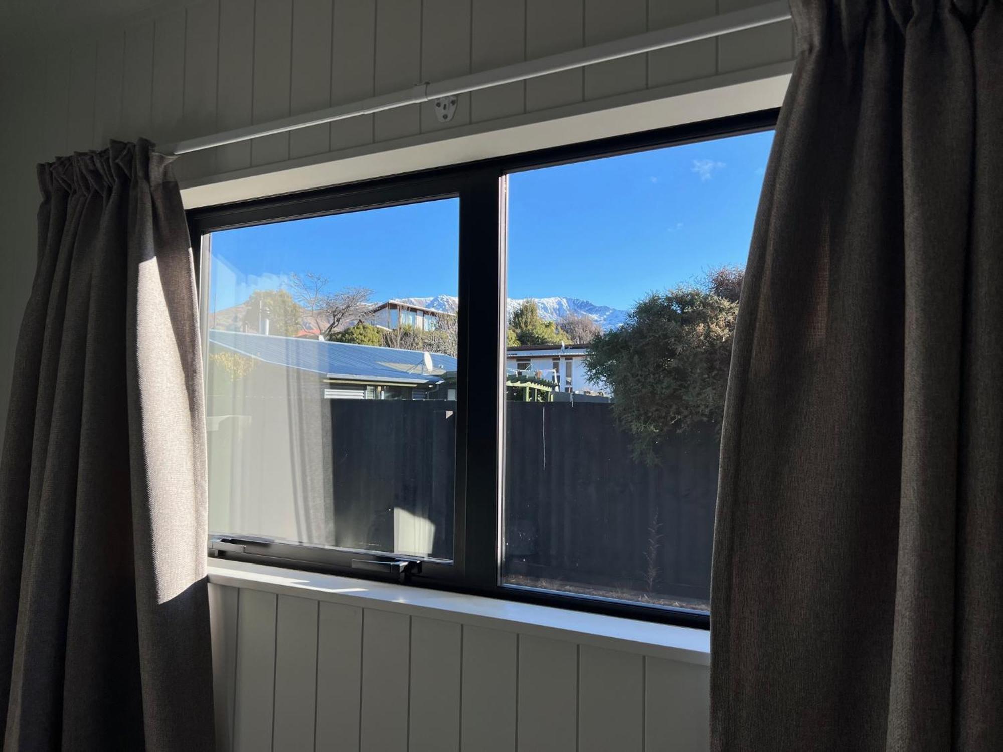 Mountain Cabin - Central, Cosy And Cute With Views Wanaka Exterior photo