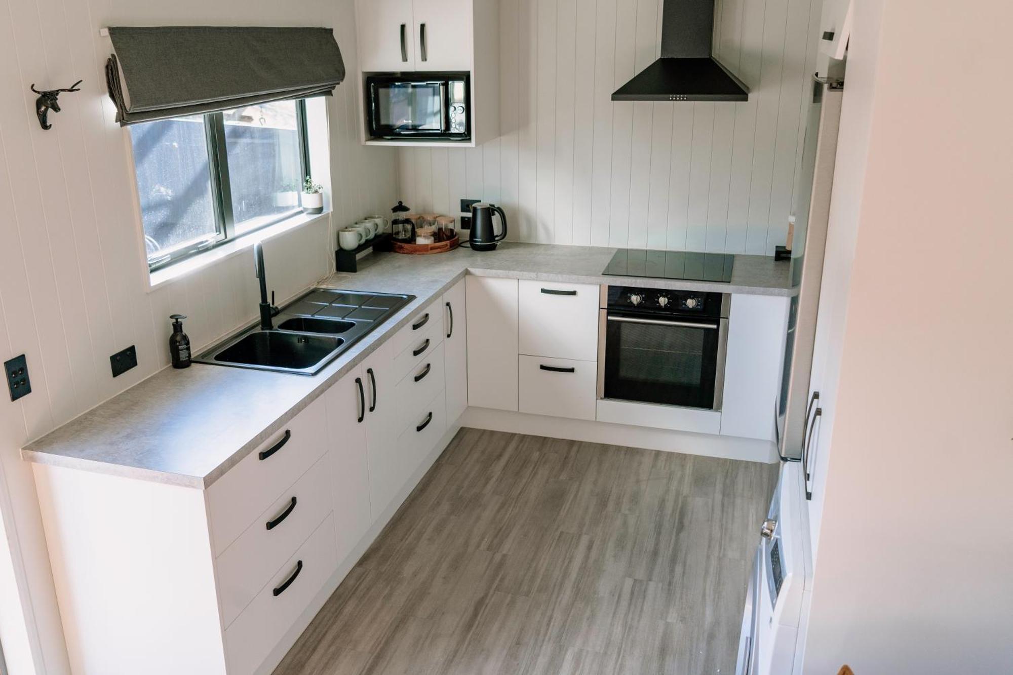 Mountain Cabin - Central, Cosy And Cute With Views Wanaka Exterior photo